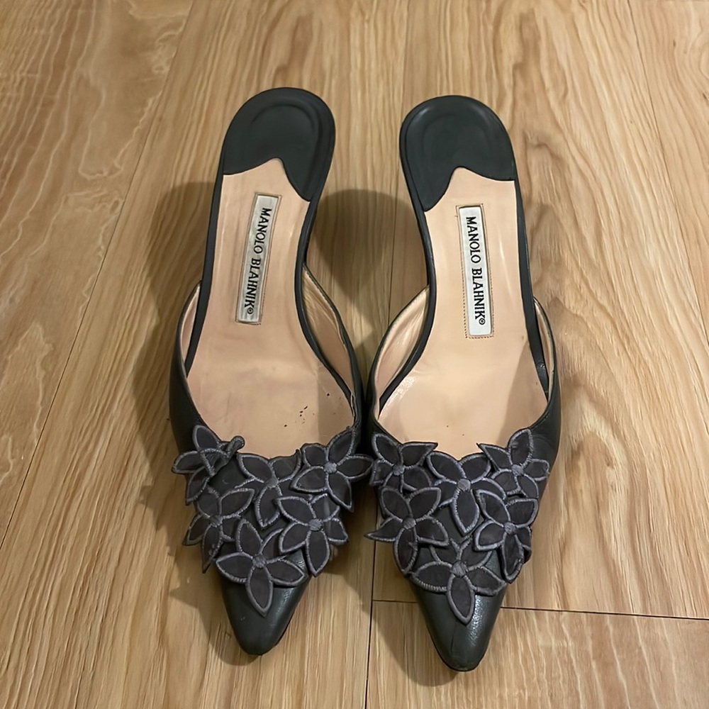 Manolo Blahnik Stiletto Kitten Heel - 40 (US 10)